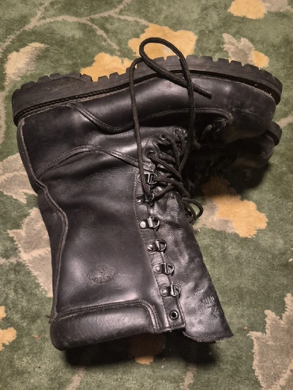 Matterhorn black leather